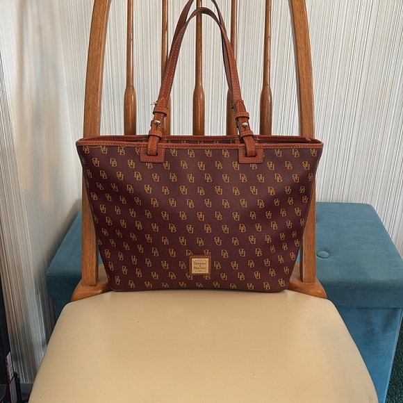 Dooney & Bourke Handbags - Vintage Dooney & Bourke Shoulder Bag